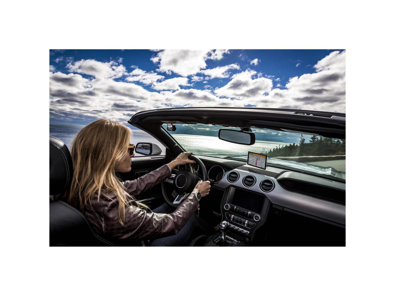 Garmin DriveSmart 61 LMT-S Navigation System (North America Maps, Traffic & Parking)