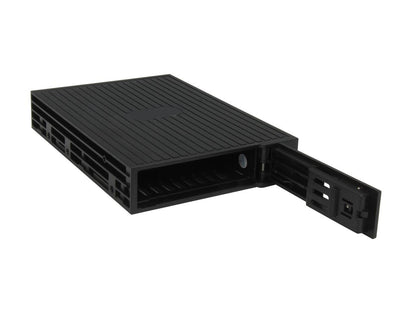 StarTech 25SATSAS35 2.5in SATA/SAS SSD/HDD to 3.5in SATA Hard Drive Converter