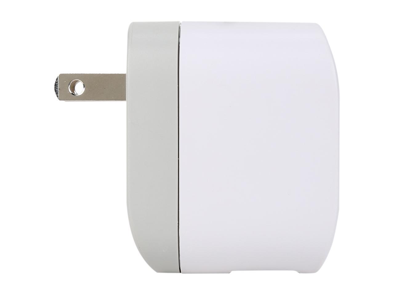 BELKIN F8J032tt04-WHT White Swivel Charger + Lightning ChargeSync Cable (10 Watt/2.1 Amp)