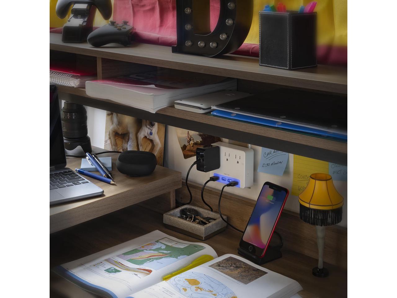 CyberPower Professional P3WUH 3-Outlet Surge Suppressor/Protector - 3 x NEMA 5-15R, 4 x USB - 120 V Input