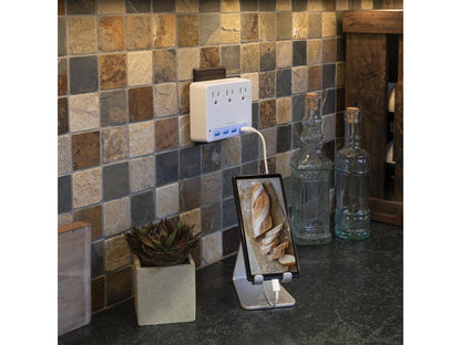 CyberPower Professional P3WUN 3-Outlet Surge Suppressor/Protector - 3 x NEMA 5-15R, 4 x USB - 120 V Input