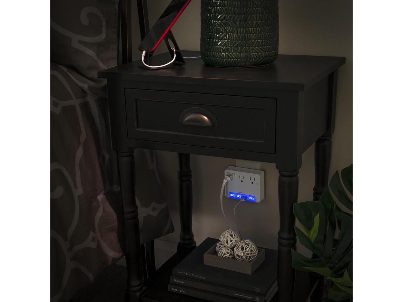 CyberPower Professional P3WUN 3-Outlet Surge Suppressor/Protector - 3 x NEMA 5-15R, 4 x USB - 120 V Input