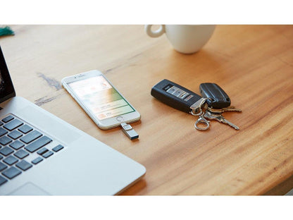 Kingston - C-USB3L-SR32G-EN - Kingston DataTraveler Bolt Duo - 32 GB - Lightning, USB 3.1 Type A - Silver - 1