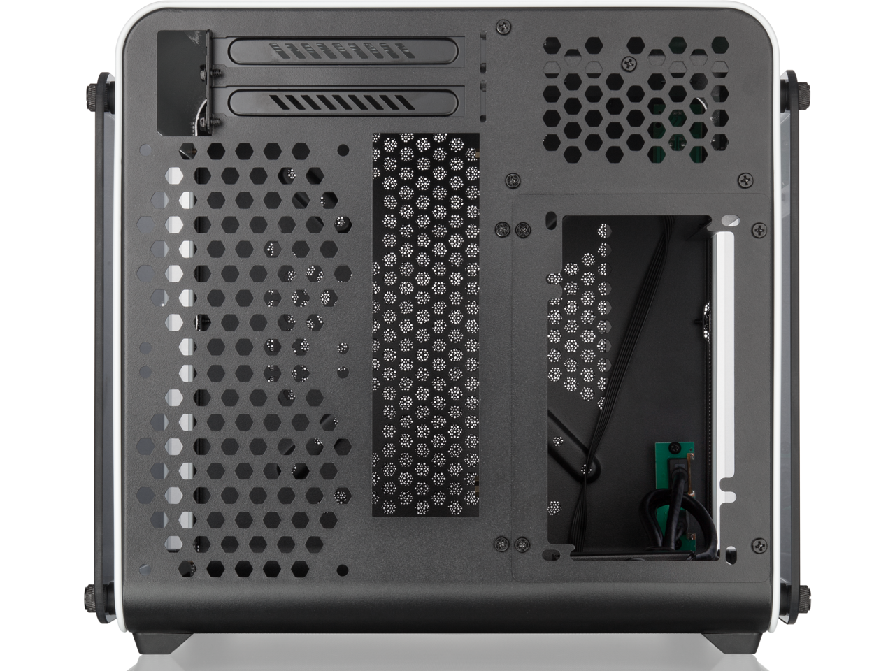 METIS EVO WHITE ALS, an Alu. ITX case with solid panel, is designed to fulfill the smallest case built with ultra high air flow to solve all thermal issue of SFF chassis, 200mm fan option at front.